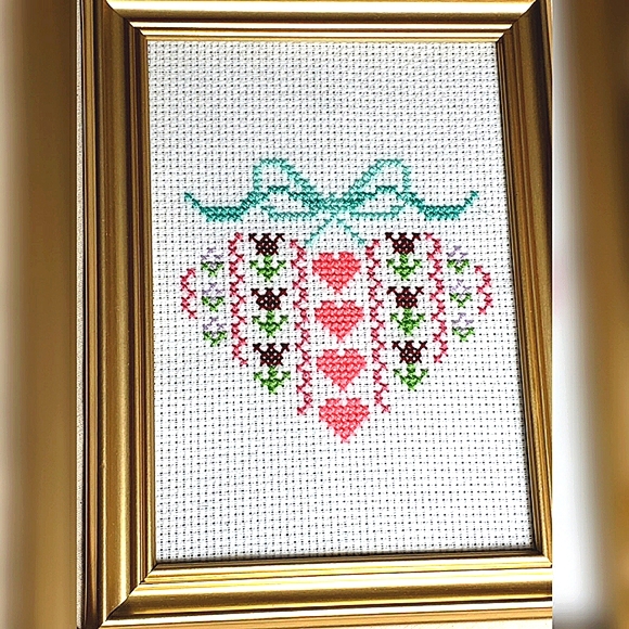 Handmade Cross Stitched Heart Picture Set NWT - Picture 2 of 2